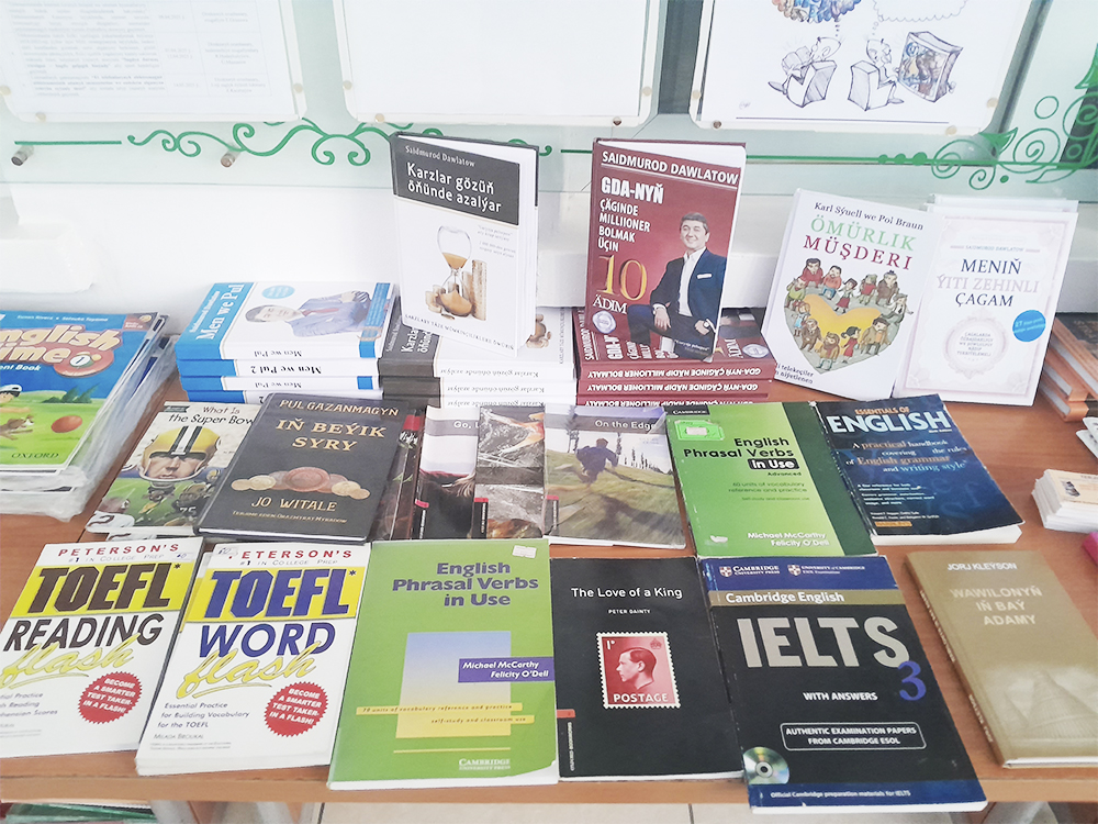 Daşoguz welaýat maliýe ykdysady orta hünär okuw mekdebinde kitap hepdeligi.
